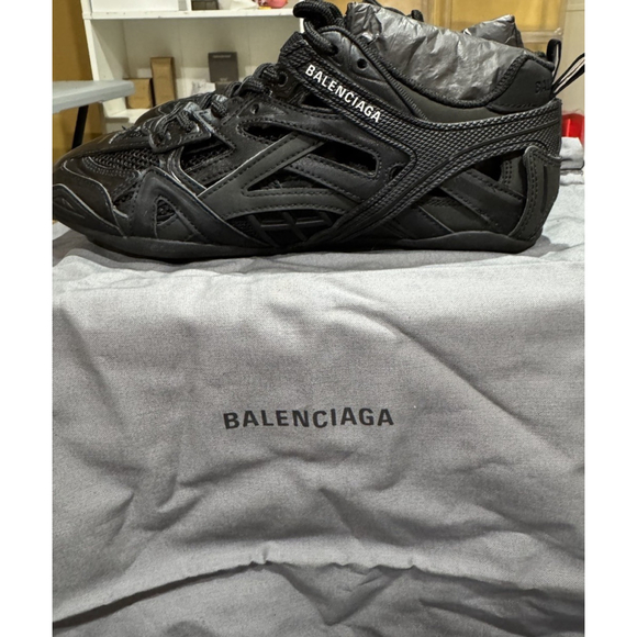 Balenciaga Drive Sneaker Triple Black Womens NIB MRSP $895 - Picture 4 of 16